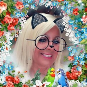 Meet your Posher, Crystal